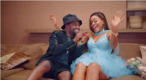 VIDEO OUT : Am in Love - Shakira Shakiraa & David Lutalo - Watch it here